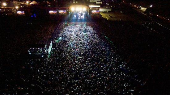 LOUDER THAN LIFE 2015 crowd